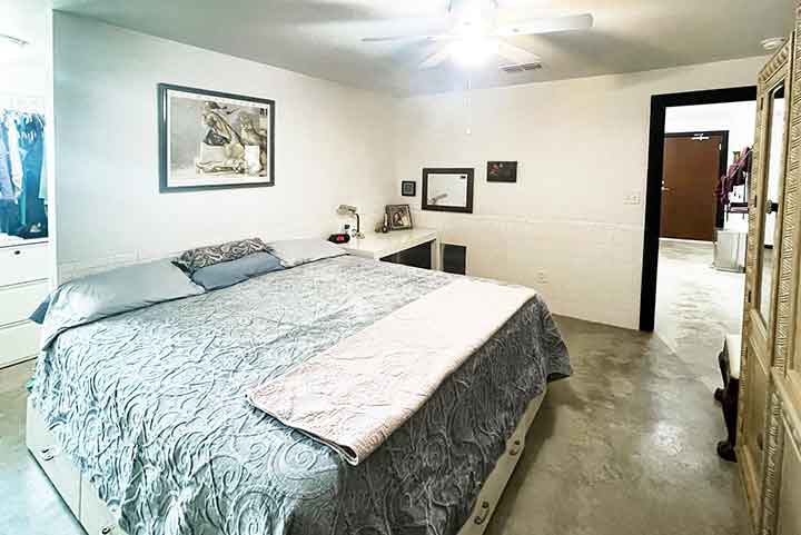 bedroom01b