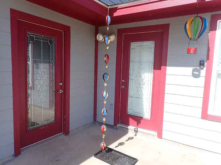 entrance02.jpg
